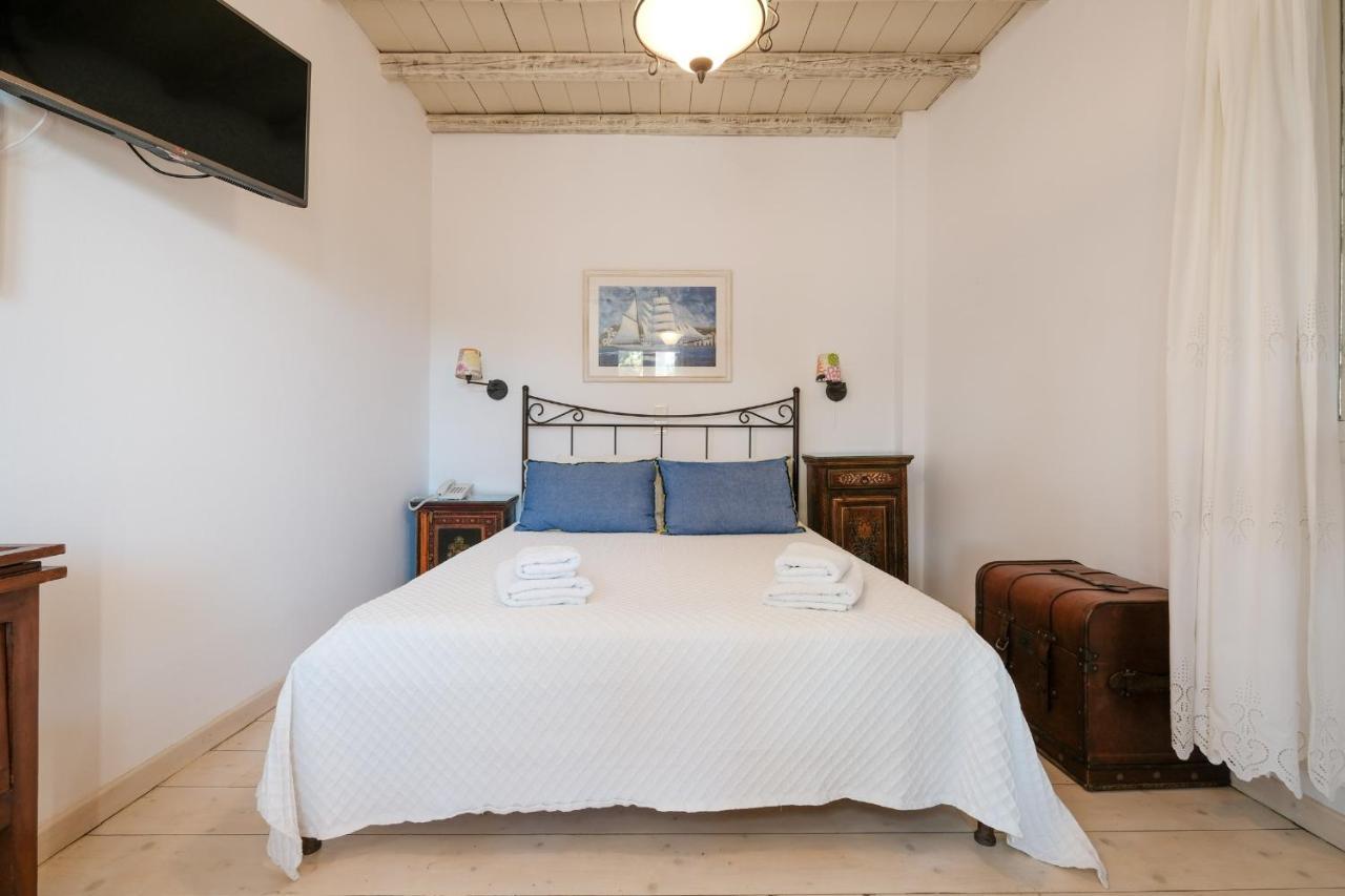 Tínos Golden Beach Studios & Suites מראה חיצוני תמונה