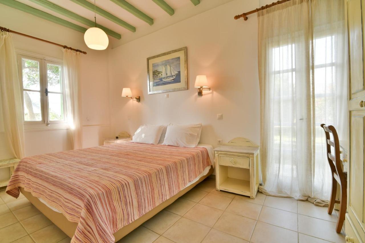 Tínos Golden Beach Studios & Suites מראה חיצוני תמונה