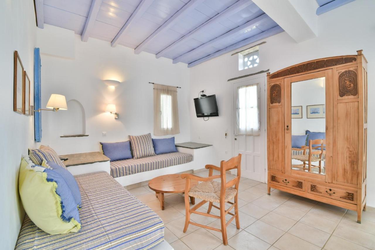 Tínos Golden Beach Studios & Suites מראה חיצוני תמונה