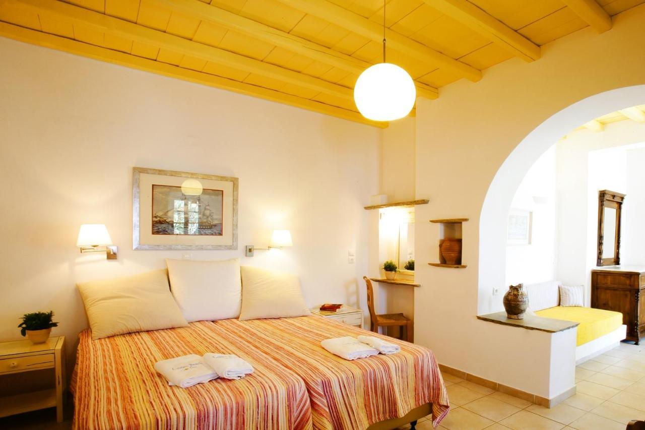 Tínos Golden Beach Studios & Suites מראה חיצוני תמונה