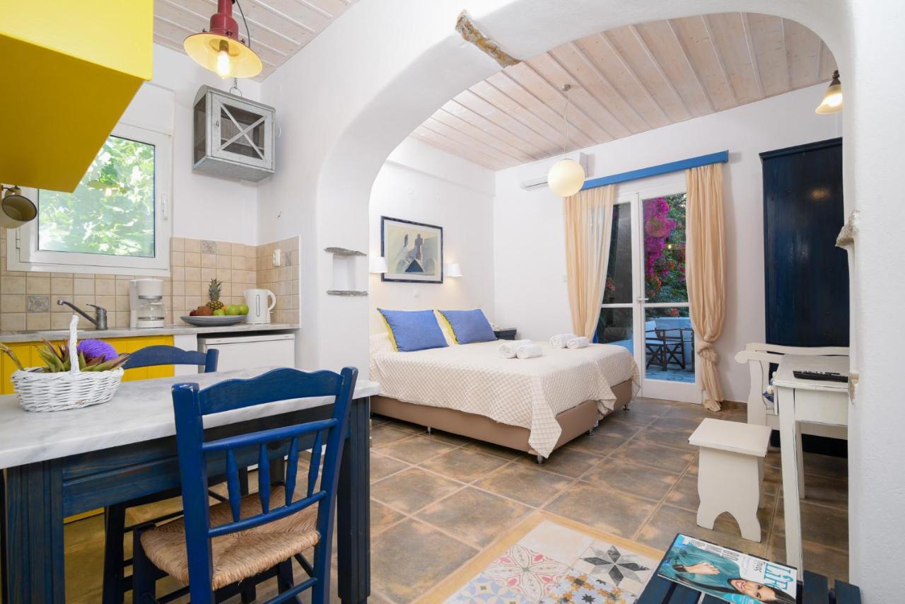 Tínos Golden Beach Studios & Suites מראה חיצוני תמונה