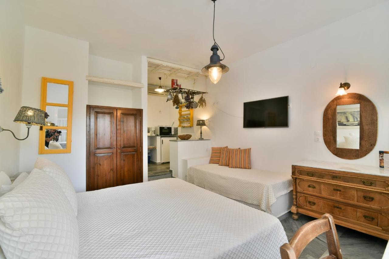 Tínos Golden Beach Studios & Suites מראה חיצוני תמונה